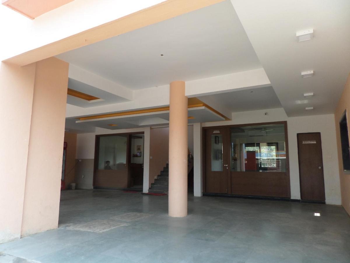 Hotel Midtown Inn Nashik Exterior foto