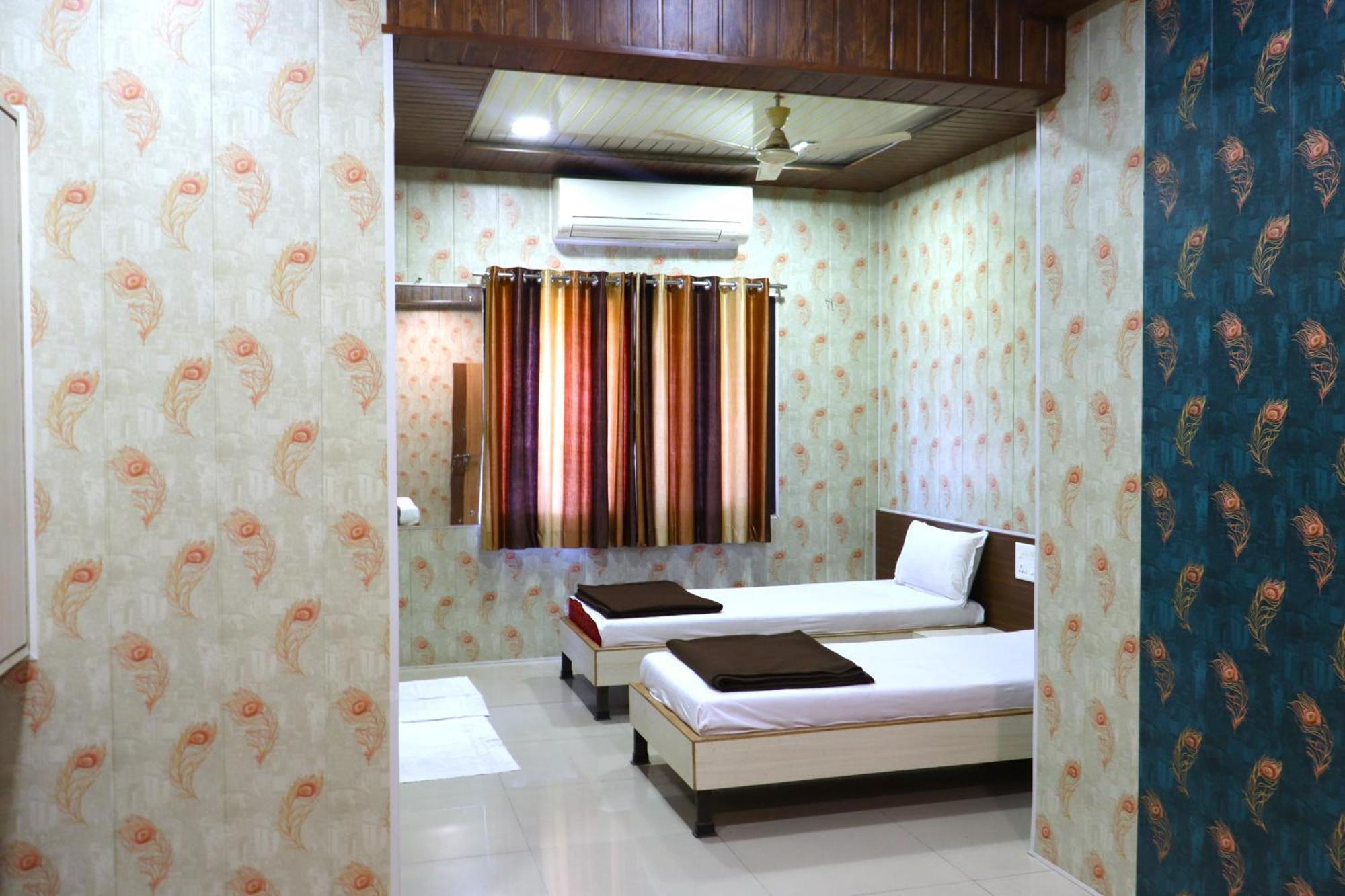 Hotel Midtown Inn Nashik Exterior foto
