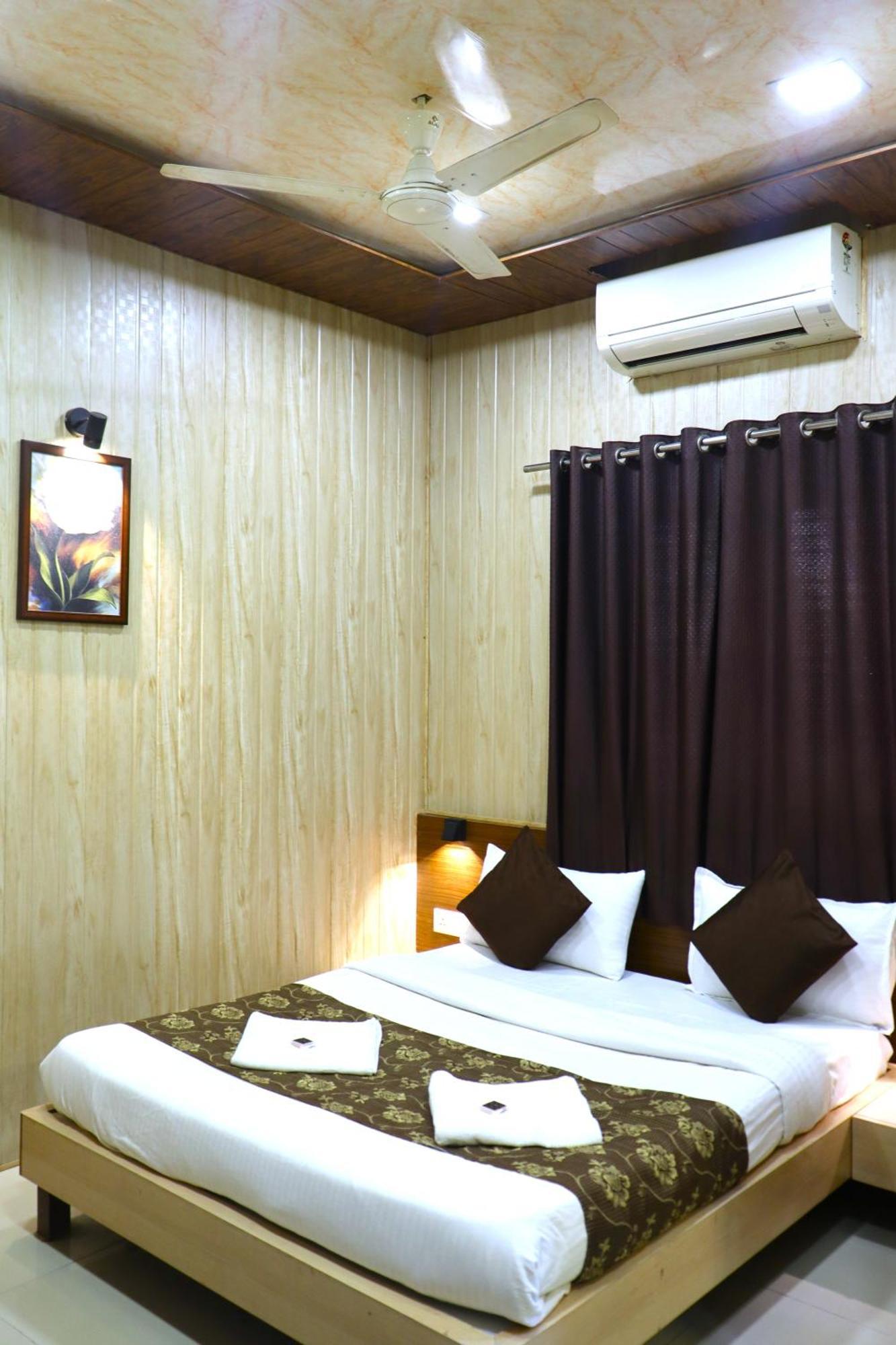 Hotel Midtown Inn Nashik Exterior foto